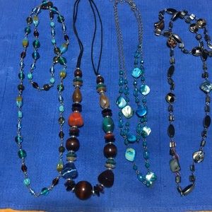 Lot of 4 necklaces